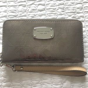 Michael Kors Platinum Wristlet